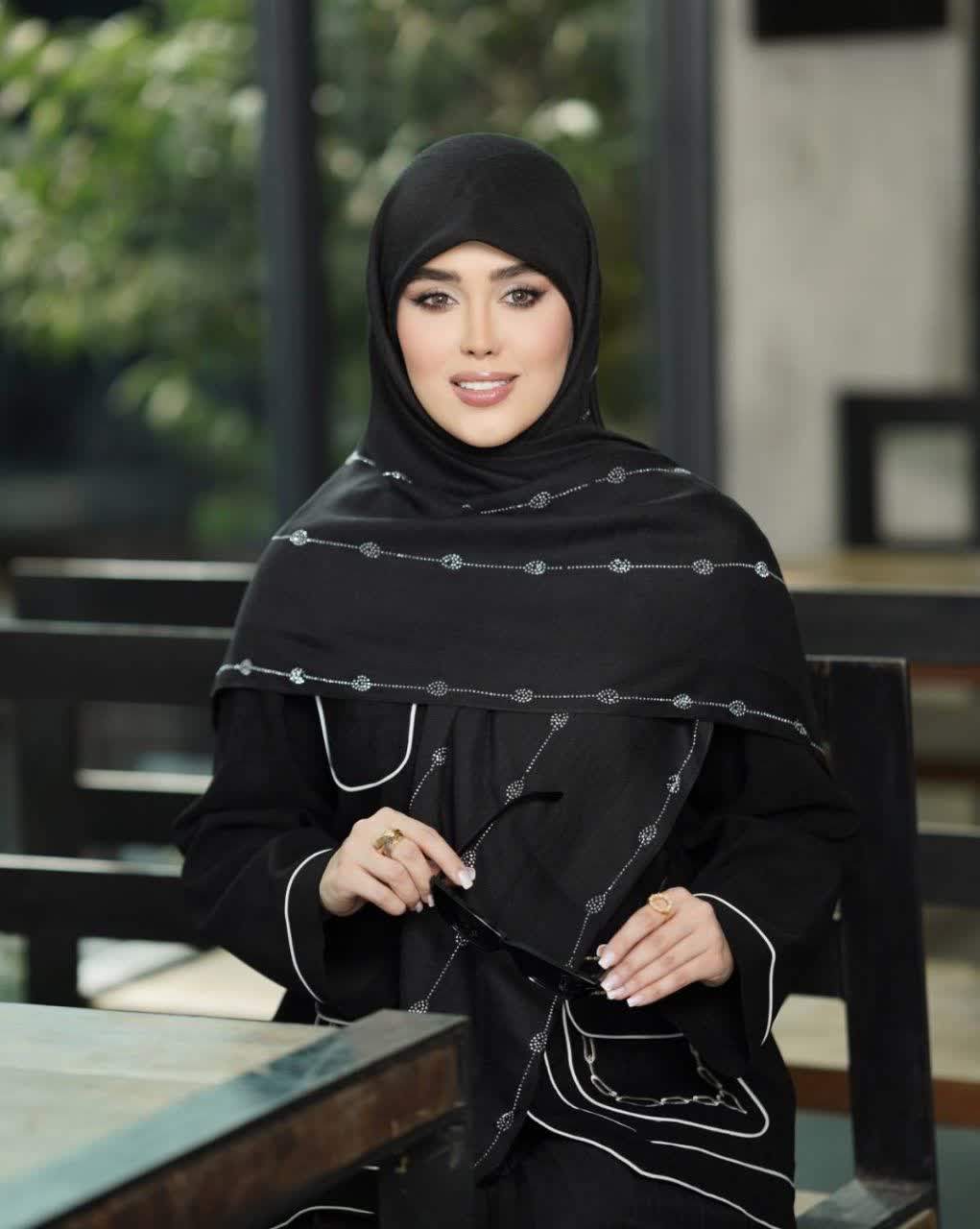 روسری نخ سیااسکارف نگین دار