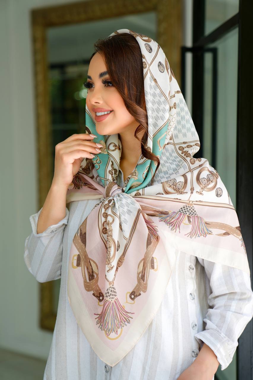 روسری ابریشم توییل شانل آدامسی و صورتی